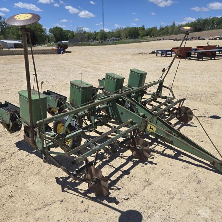 JOHN DEERE 1240