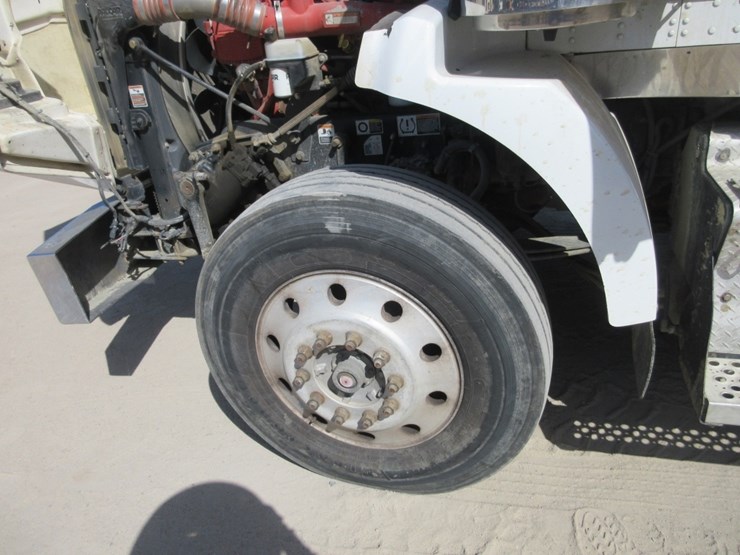 2013-kenworth-t800-image-24