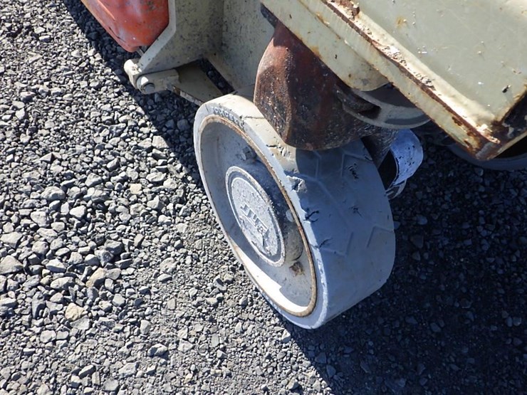2006-jlg-2030es-image-17