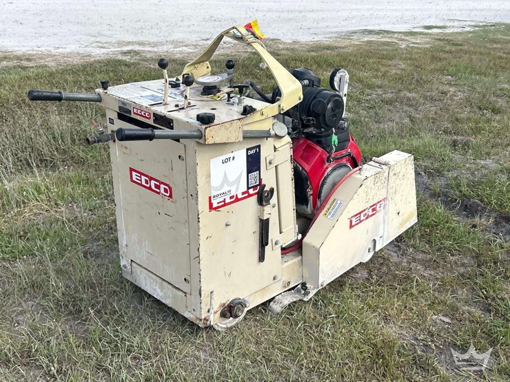 edco-ss-24-24h-self-propelled-walk-behind-concrete-saw-image-2