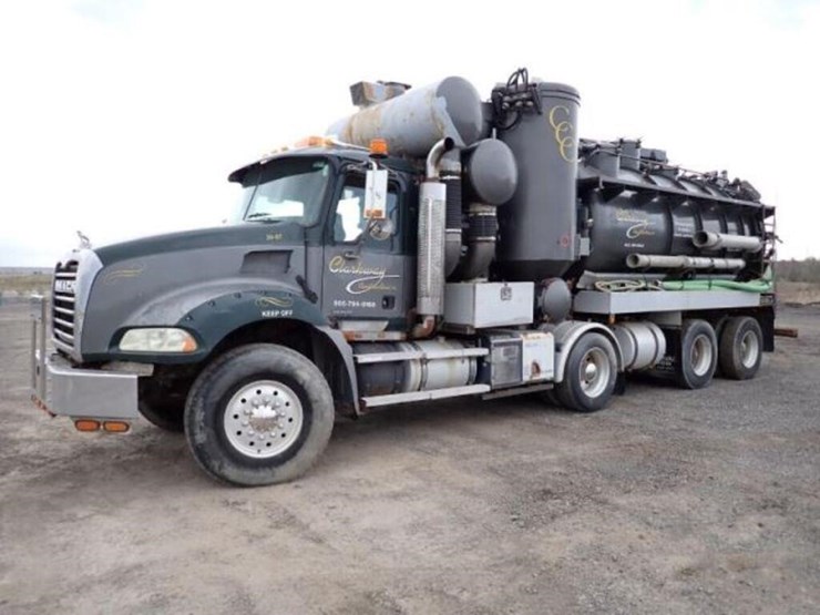 inoperable-2007-supervac-2000-on-2007-mack-ct713-1-image-1