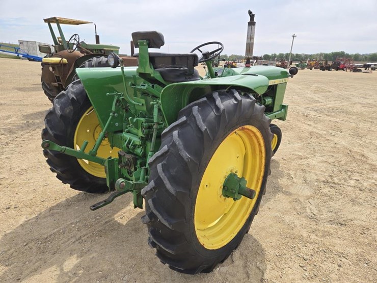 1961-john-deere-2010-image-15