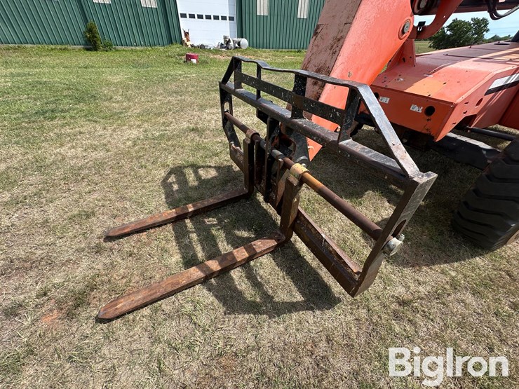 2011-jlg-skytrak-6042-4x4x4-telehandler-image-14
