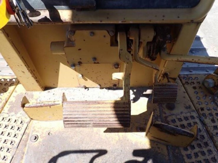 1990-caterpillar-d4h-image-12