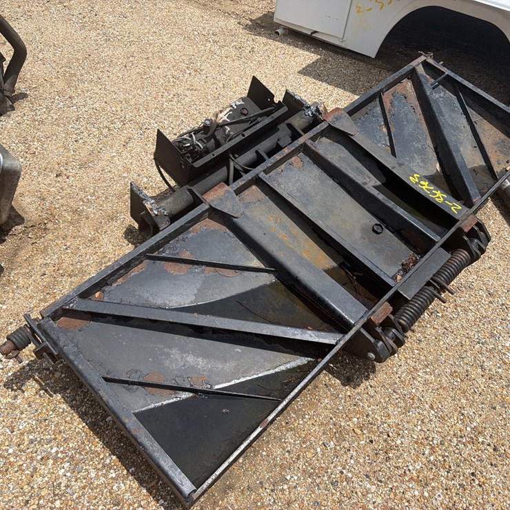 #1665 • 2006 TOYOTA HINO BOX TRUCK LIFT GATE