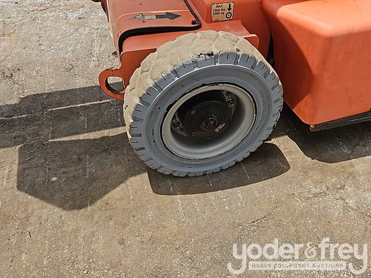 2011-jlg-e400ajpn-image-11