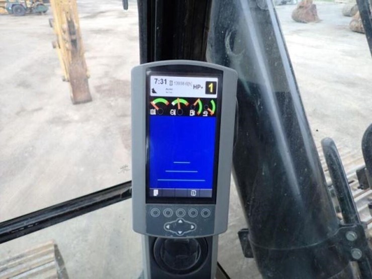 2015-caterpillar-349fl-image-10