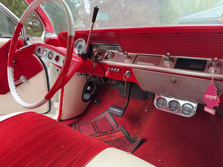 1961-chevrolet-impala-image-22