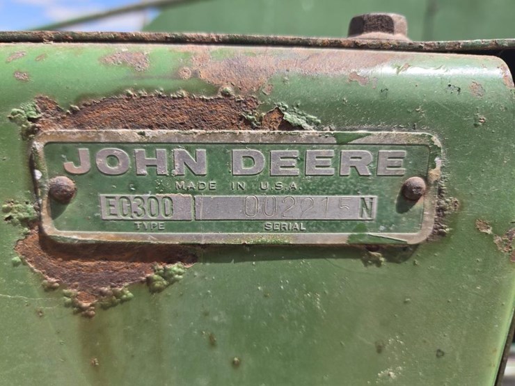 john-deere-300-image-6