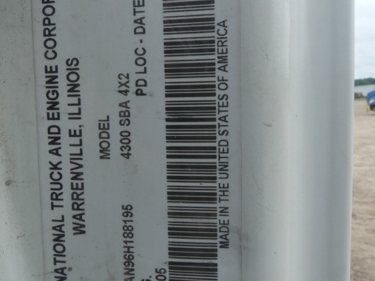 2006-international-durastar-4300-image-19
