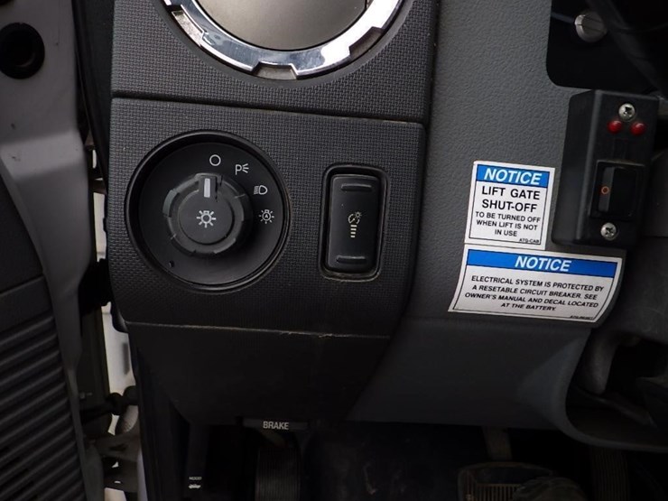 2011-ford-f550-image-37