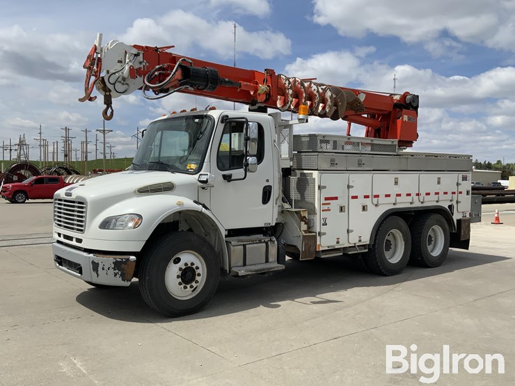 2014-freightliner-m2-106-image-9