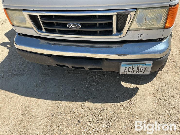 2005-ford-e350-image-10