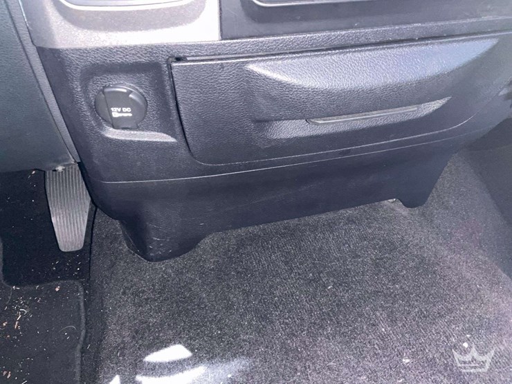 2016-dodge-1500-image-19