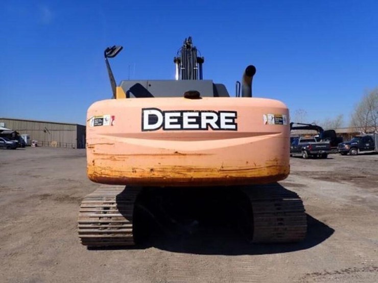 2017-deere-250g-lc-image-5