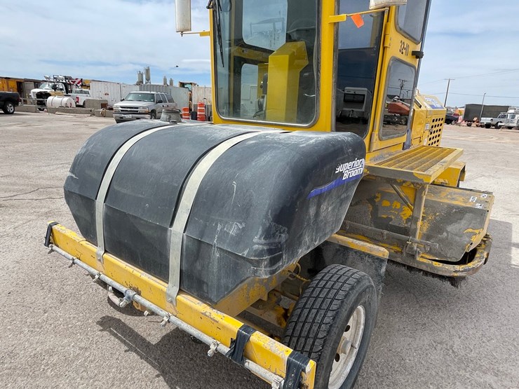 2017-superior-broom-dt80k-image-27