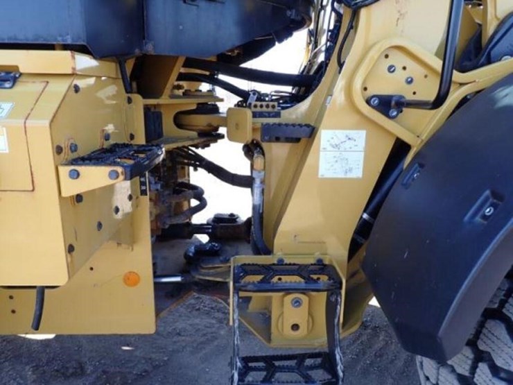 2023-caterpillar-926m-image-56