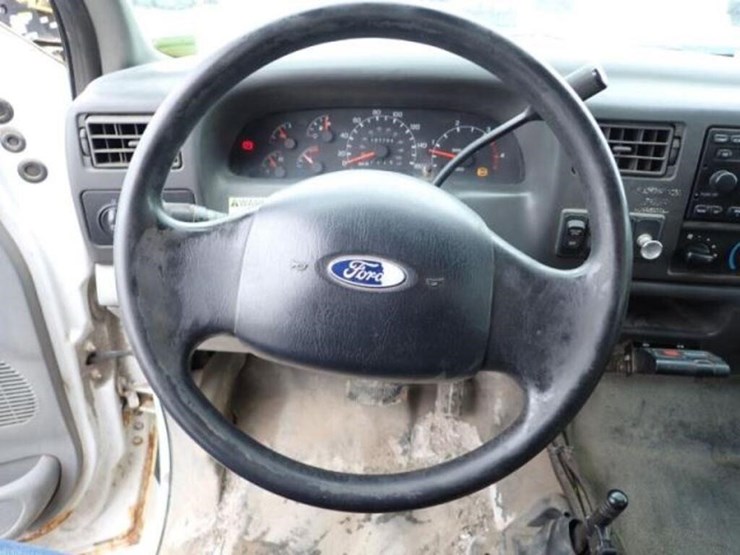 2006-ford-f650-xlt-image-14