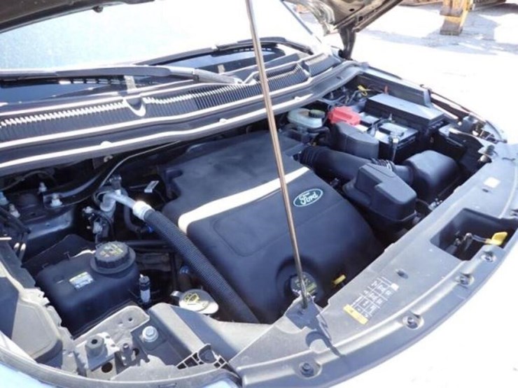 2014-ford-explorer-xlt-image-29