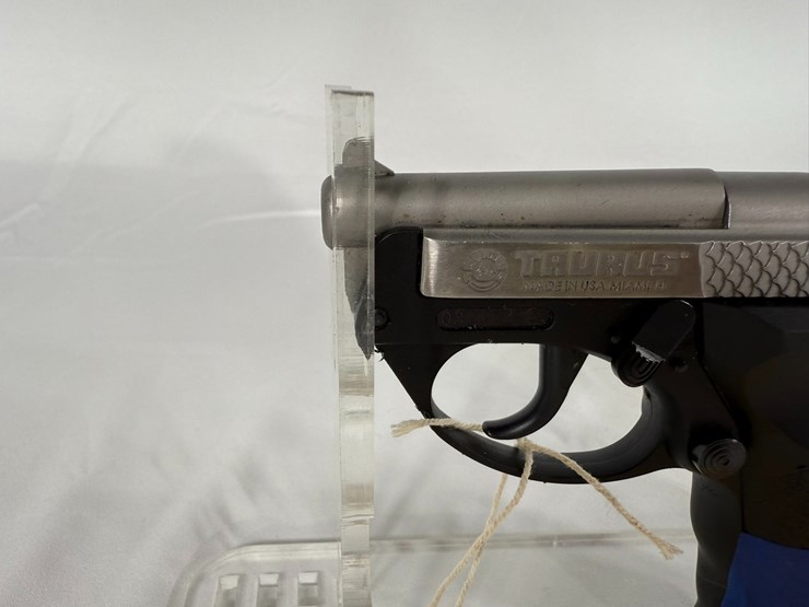 #10-•-taurus-pt-25-25-auto-pistol-031672-image-4