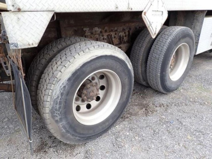 inoperable-2005-mack-cv713-tri/a-vacuum-truck-1m2a-image-61