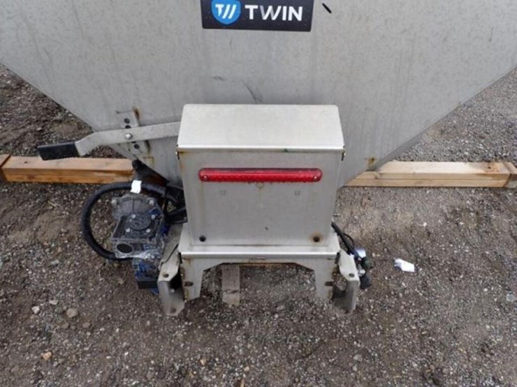 fisher-9-ft-stainless-truck-mounted-salter/sander-image-8
