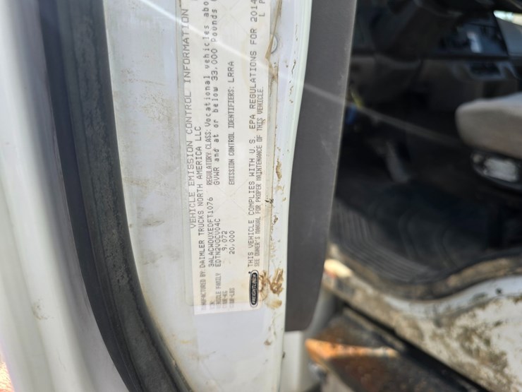 2014-freightliner-m2-106-image-64