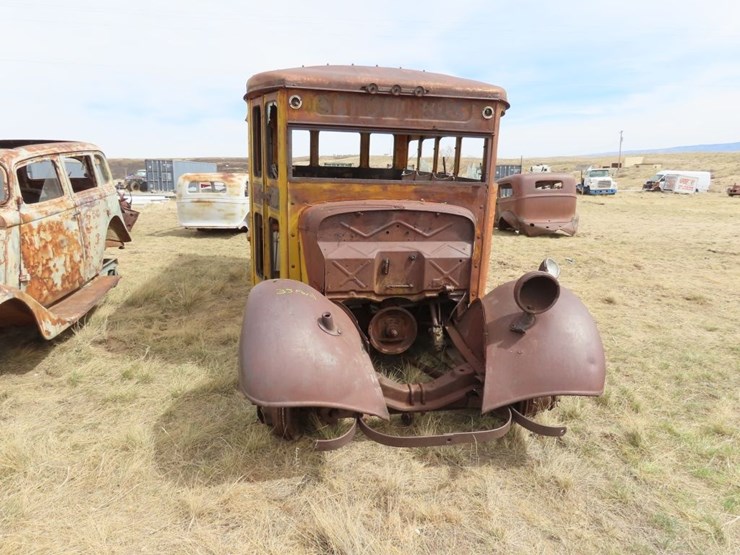 amazing-cool-1935-ford-short-school-bus-image-2