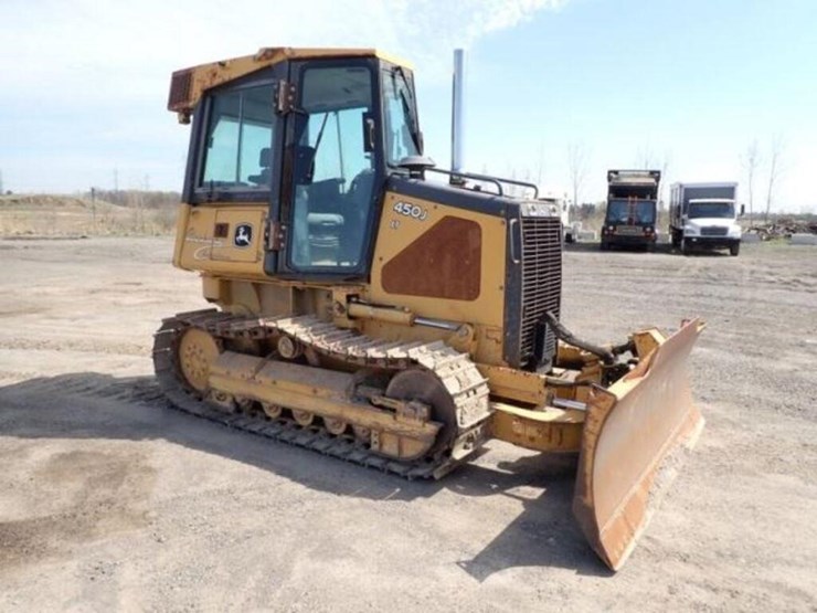 2005-deere-450j-lt-image-3