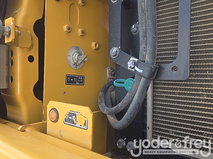2019-caterpillar-336-image-40