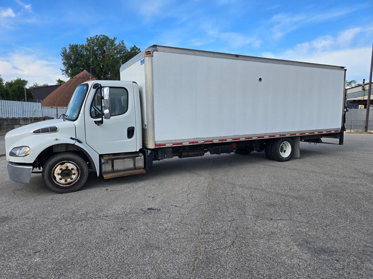 2014-freightliner-m2-106-image-6
