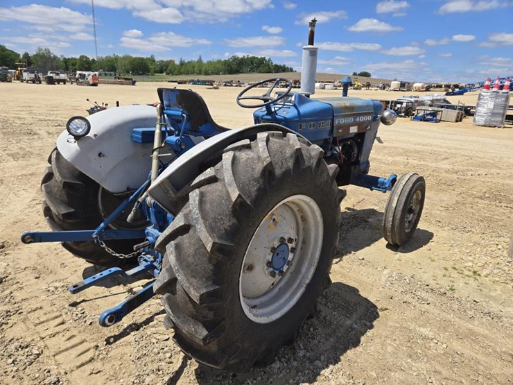 ford-4000-image-9