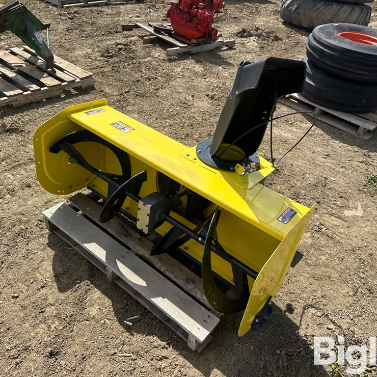 2010 JOHN DEERE 47