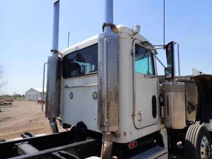 2004-peterbilt-379-image-64