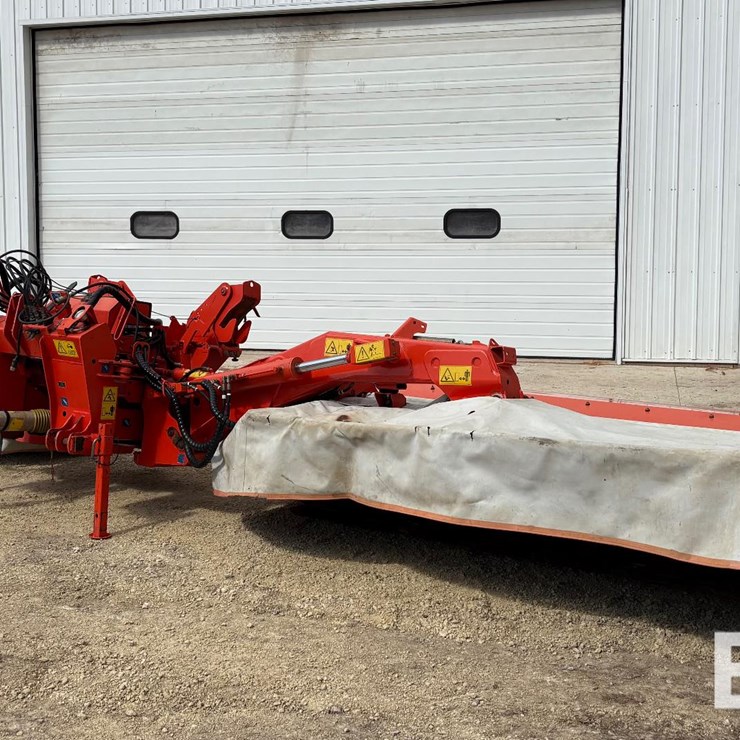 KUHN FC883