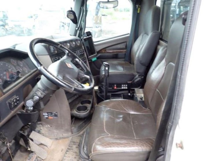 2021-international-hx520-image-23
