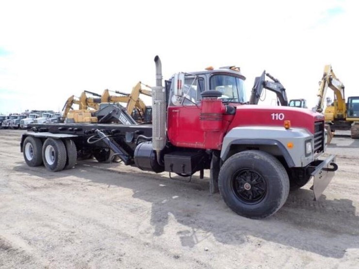 1993-mack-rd690s-image-3