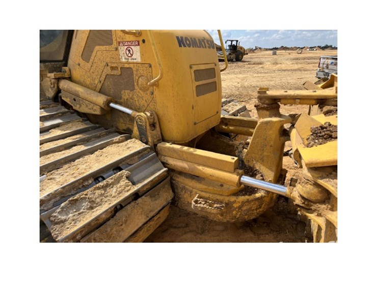 2024-komatsu-d61px-24-image-35