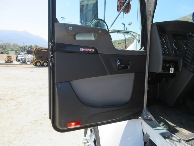 2019-kenworth-t270-image-14