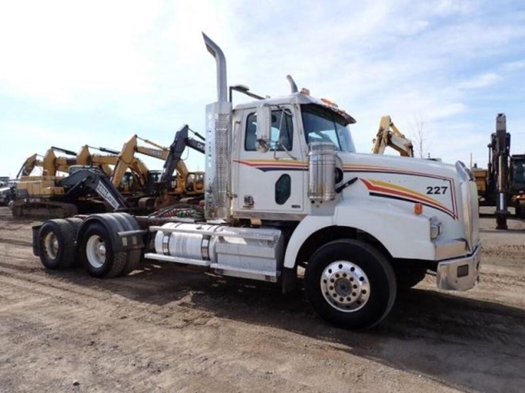 2013-western-star-4900sb-image-3