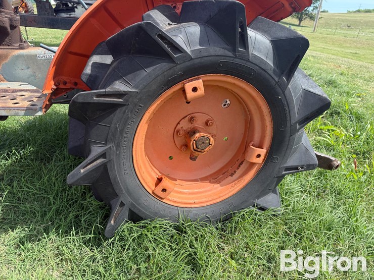 1977-kubota-b7100-image-19