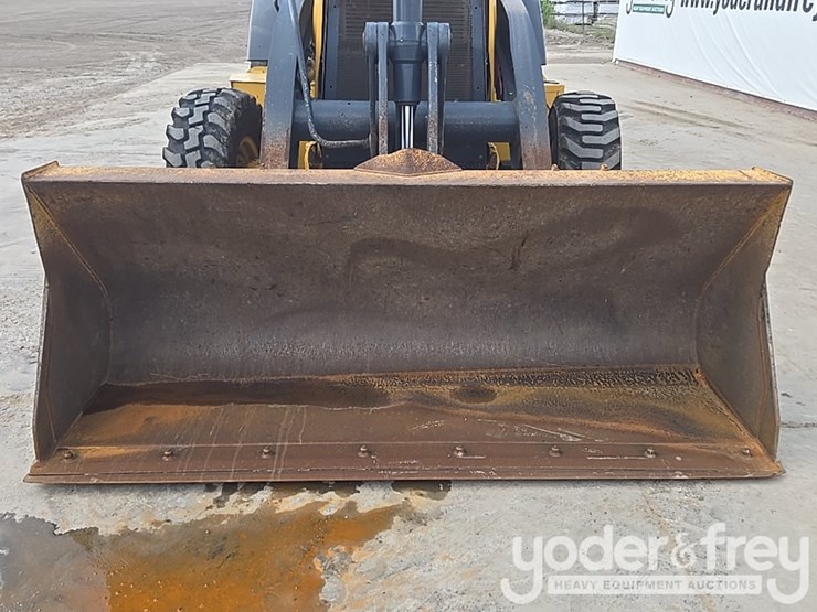 2020-deere-310sl-image-15