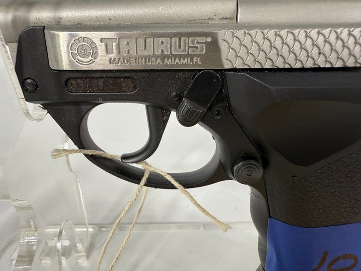 #10-•-taurus-pt-25-25-auto-pistol-031672-image-9