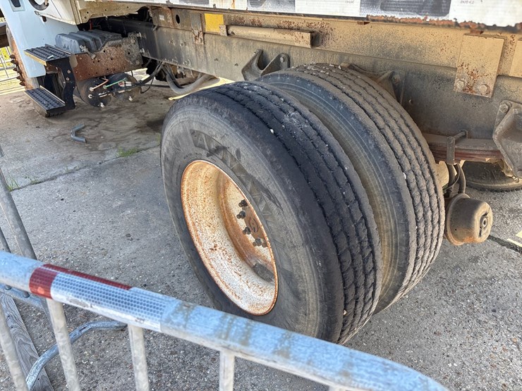 2011-international-durastar-4300-image-5