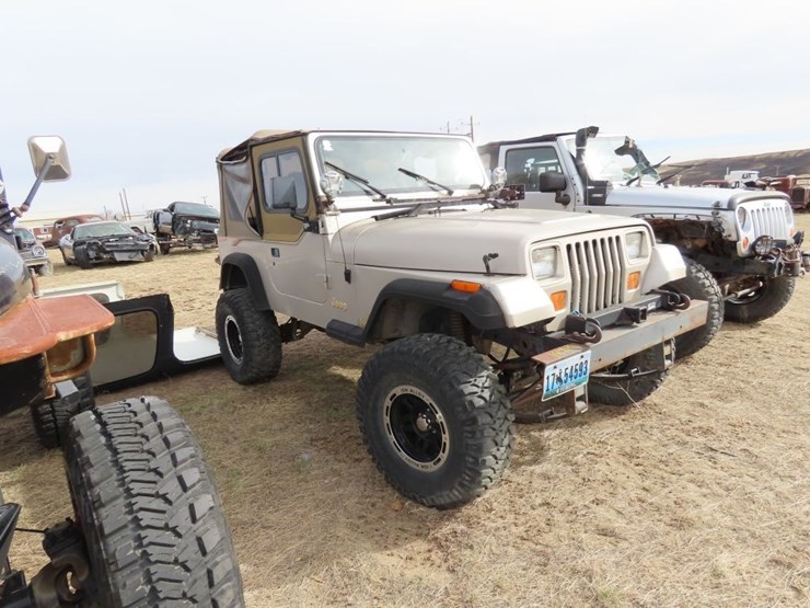 1995-jeep-wrangler-image-1