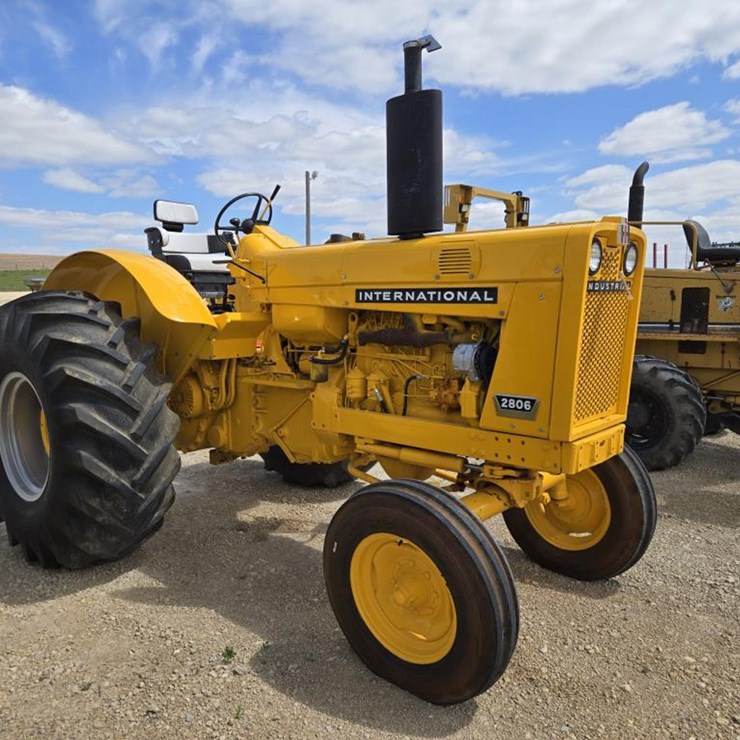 INTERNATIONAL 2806