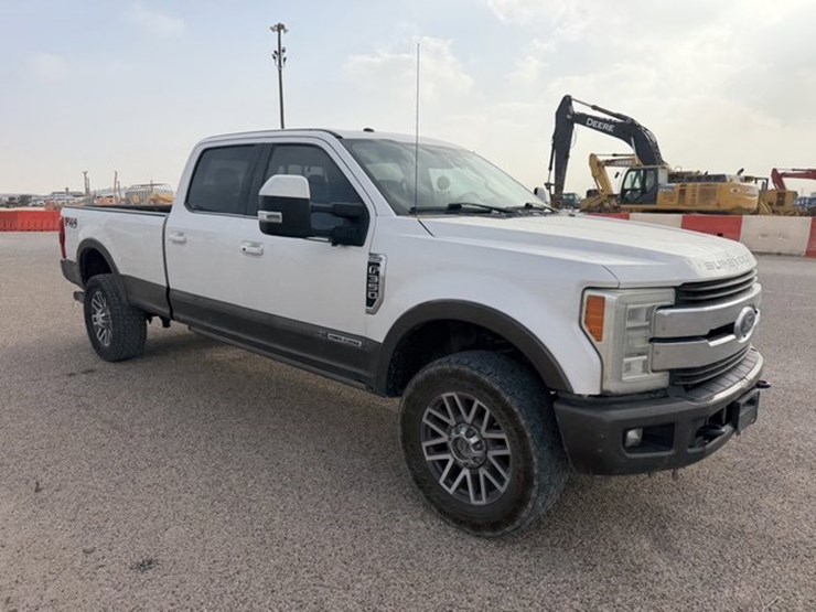 2017-ford-f350-image-3