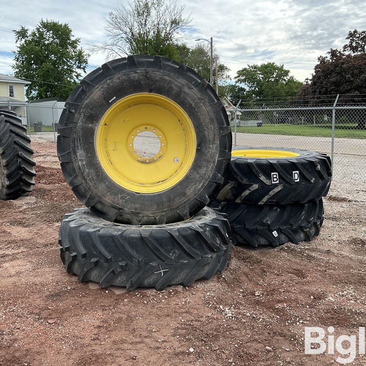 JOHN DEERE R4038
