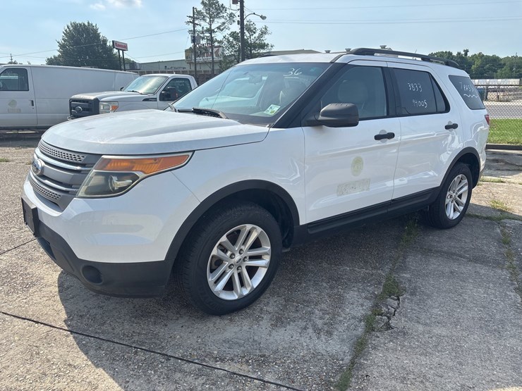 2015-ford-explorer-image-1