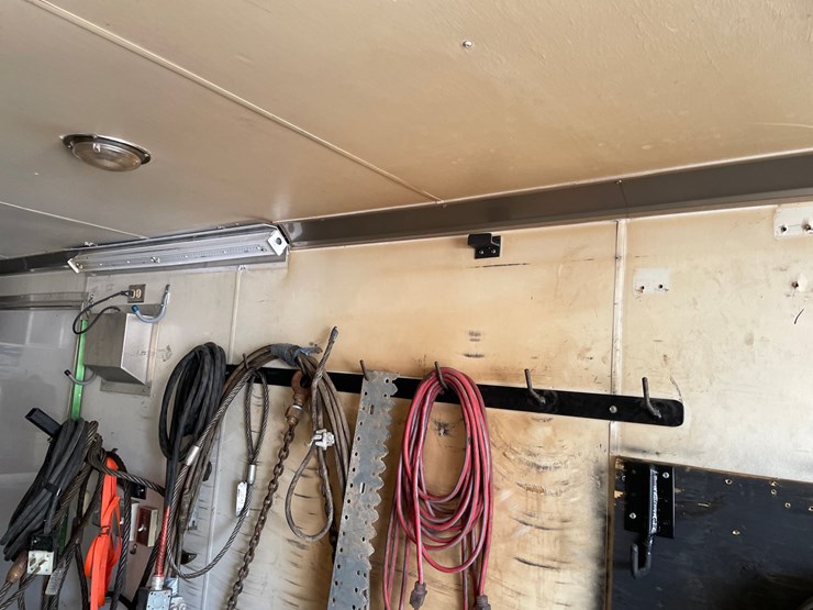 #4526-•-tandem-axle-enclosed-trailer-8'-x-20'-image-26